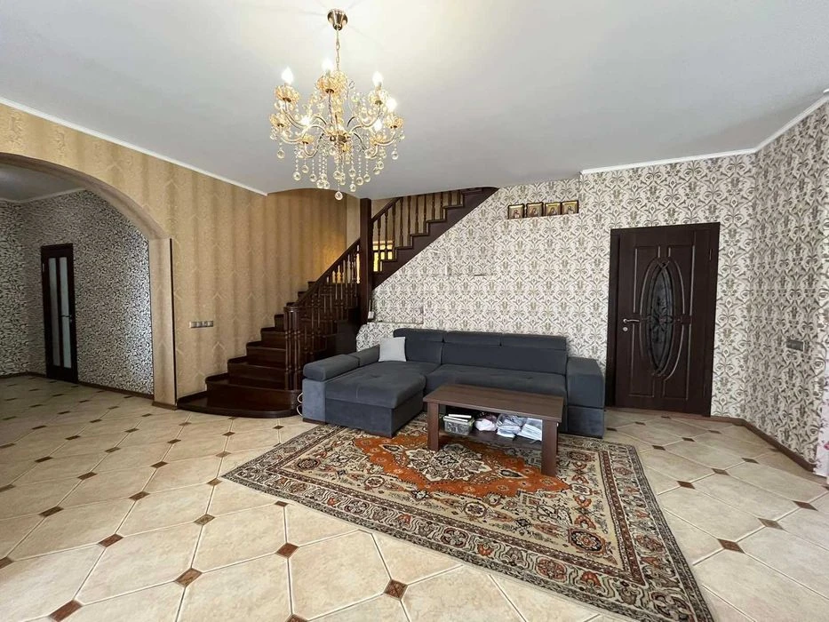 House for sale Pyatnychany district 2816