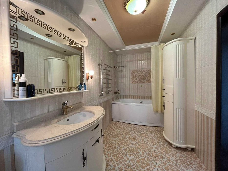 House for sale Pyatnychany district 2816