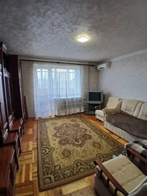 Three-room apartment for sale in the city center | 6/9, 68 sq. m, gas | Evropeys St.