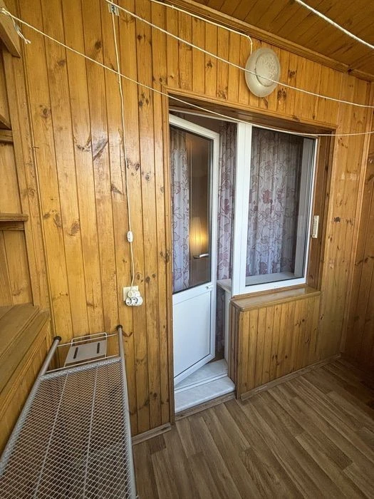 Sale of a 2-room apartment with renovation in Solomyansky district