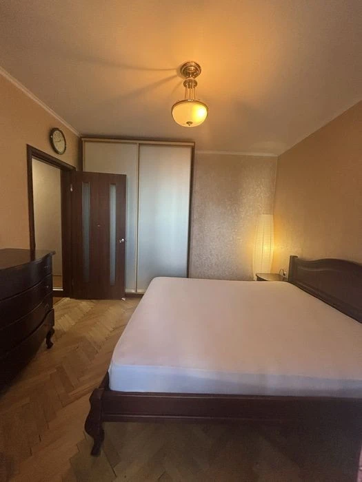 Sale of a 2-room apartment with renovation in Solomyansky district
