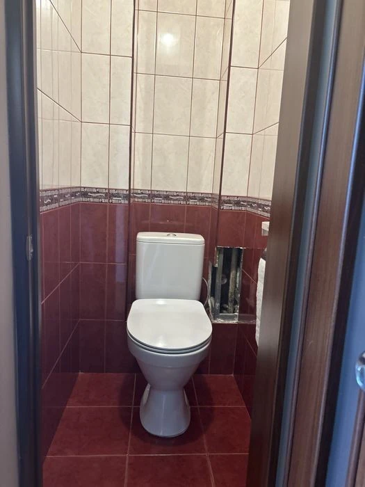 Sale of a 2-room apartment with renovation in Solomyansky district