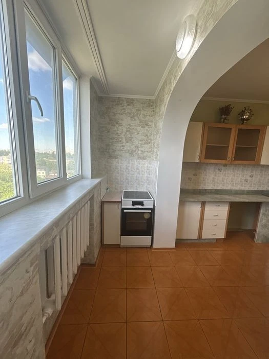 Sale of a 2-room apartment with renovation in Solomyansky district
