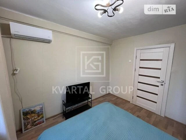 Sale of 4-room apartment 71.6 sq. m. on Mykola Ushakova Street 8 • ID