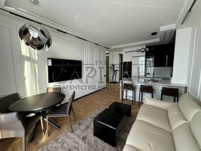 Sale of 3-room apartment in the residential complex Bulvar Fontaniv Pechersk No commission