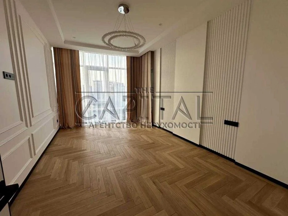 Sale of 3-room apartment in the residential complex Bulvar Fontaniv Pechersk No commission