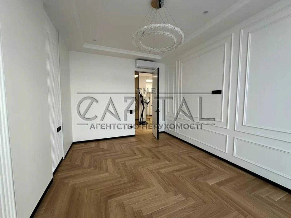 Sale of 3-room apartment in the residential complex Bulvar Fontaniv Pechersk No commission