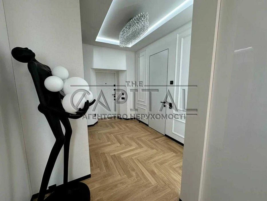 Sale of 3-room apartment in the residential complex Bulvar Fontaniv Pechersk No commission