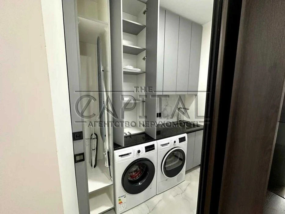 Sale of 3-room apartment in the residential complex Bulvar Fontaniv Pechersk No commission
