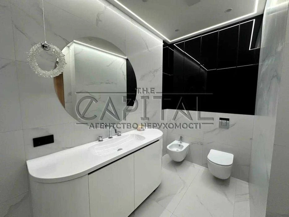 Sale of 3-room apartment in the residential complex Bulvar Fontaniv Pechersk No commission