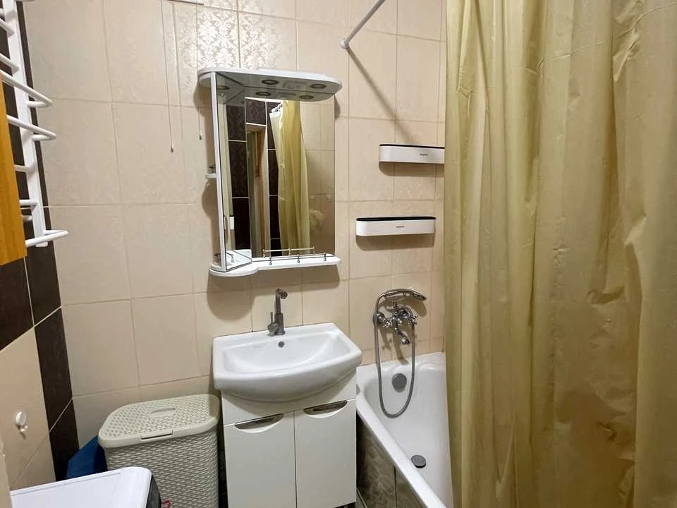 Apartment. Kharkiv, Dragomanova St.