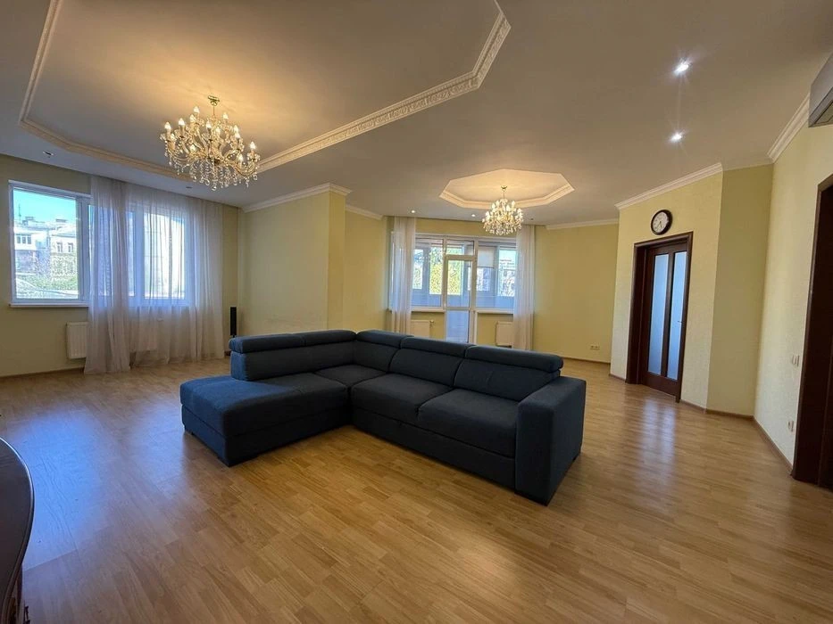 Center, no commission, 4-room residence of the residential complex "Diamant" | Taras St.