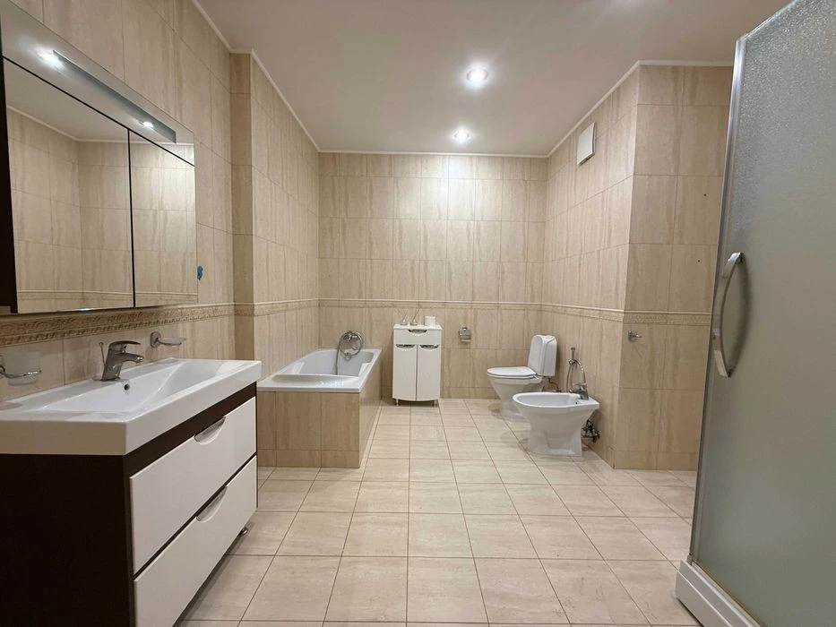 Center, no commission, 4-room residence of the residential complex "Diamant" | Taras St.