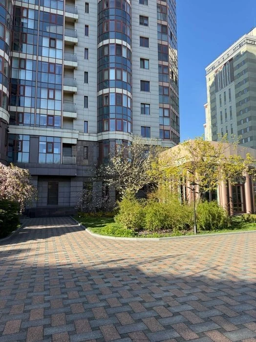 Center, no commission, 4-room residence of the residential complex "Diamant" | Taras St.