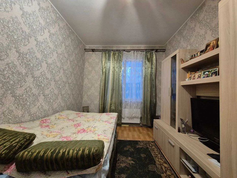 Продам 3-х кімнатну квартиру 82м з високою стелею і автономн