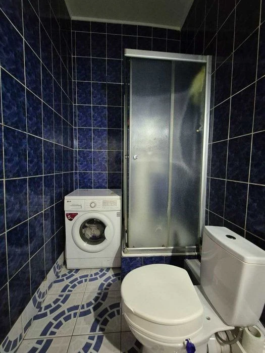 Продам 3-х кімнатну квартиру 82м з високою стелею і автономн