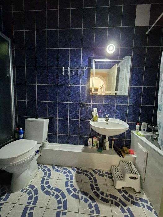 Продам 3-х кімнатну квартиру 82м з високою стелею і автономн