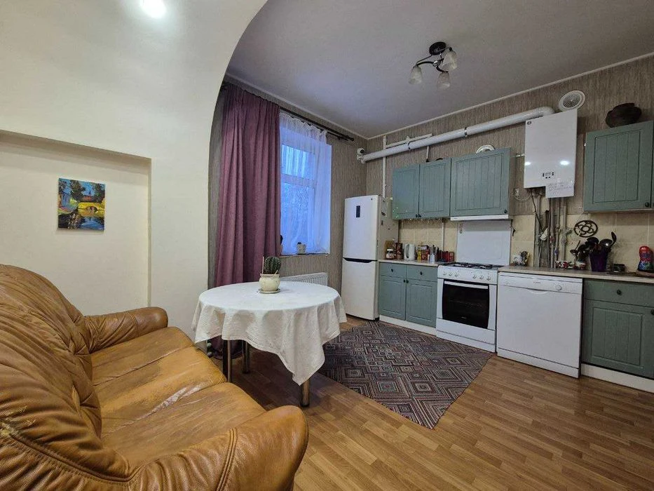 Продам 3-х кімнатну квартиру 82м з високою стелею і автономн