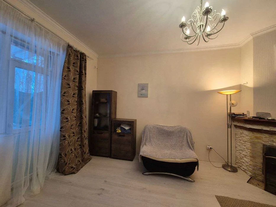Продам 3-х кімнатну квартиру 82м з високою стелею і автономн