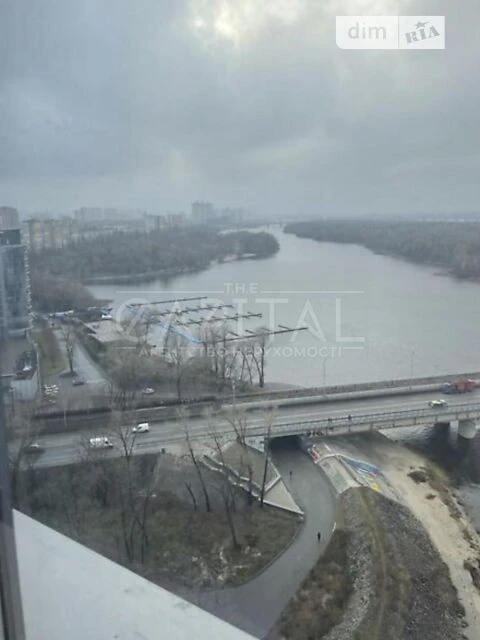 Sale of a 3-room apartment of 94 sq. m. on Mykilsko-Slobidska Street 1