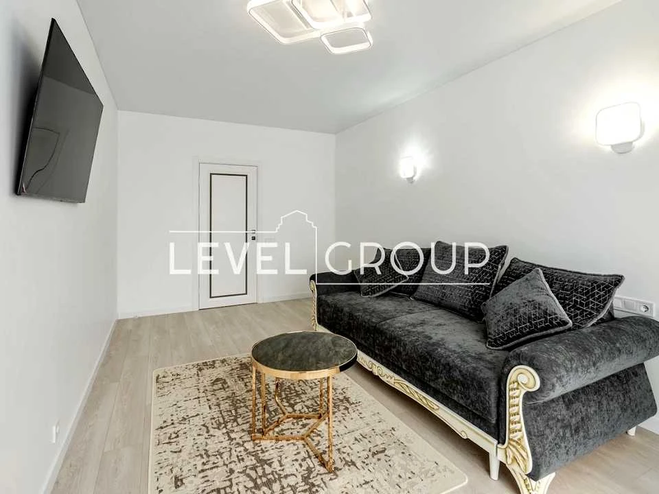 Apartment. Kyiv, Air Force Ave. (Povitroflotsky)