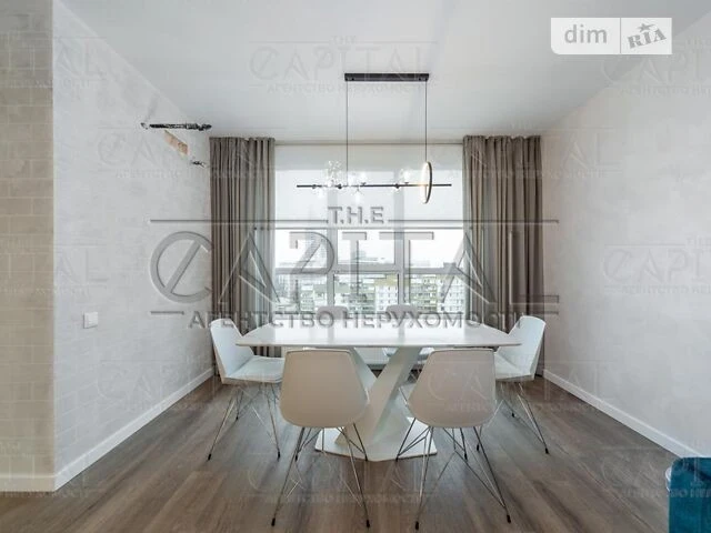 Sale of 4-room apartment 135 sq. m on Mytropolyta Vasylya Lypk St.