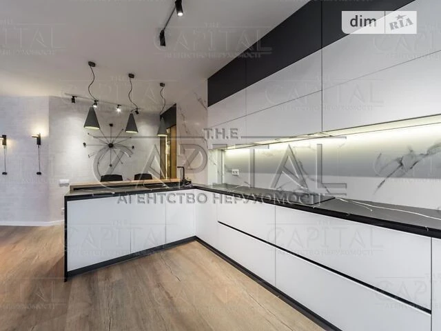 Sale of 4-room apartment 135 sq. m on Mytropolyta Vasylya Lypk St.