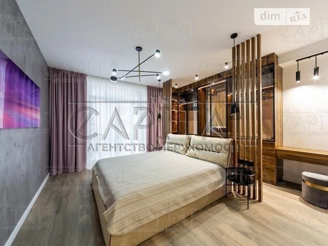 Sale of 4-room apartment 135 sq. m on Mytropolyta Vasylya Lypk St.