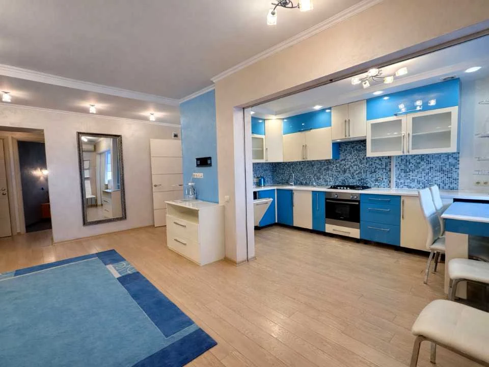Apartment. Dnipro, Oleksandra Polya Ave. (Kirova)