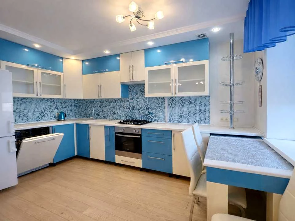 Apartment. Dnipro, Oleksandra Polya Ave. (Kirova)