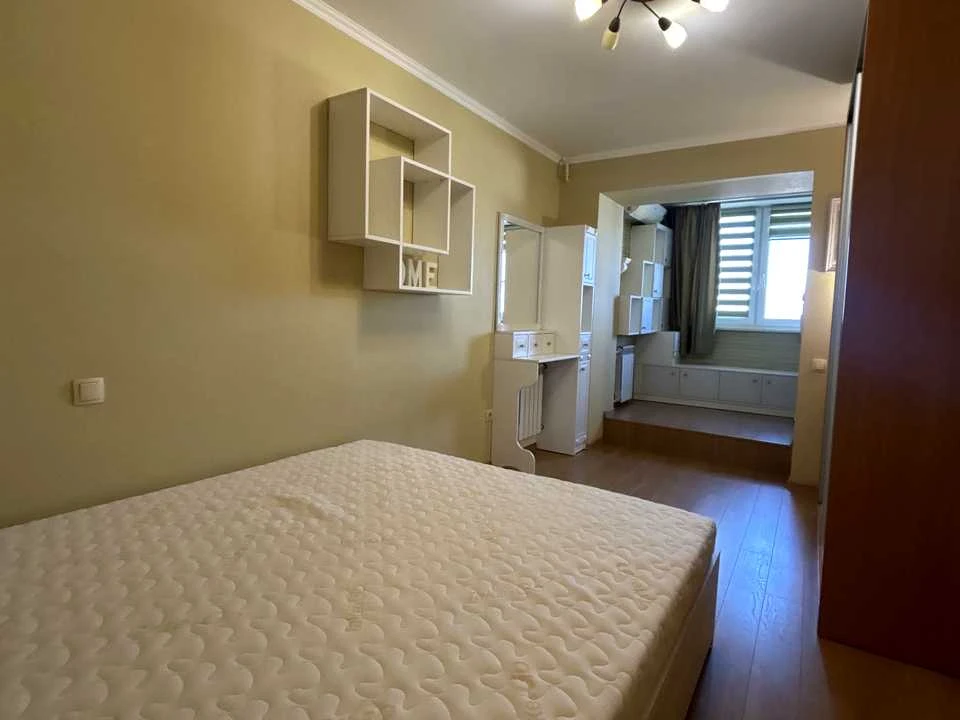 Apartment. Dnipro, Oleksandra Polya Ave. (Kirova)