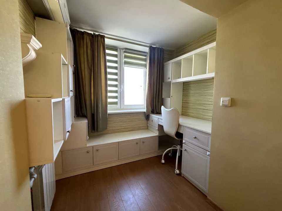 Apartment. Dnipro, Oleksandra Polya Ave. (Kirova)