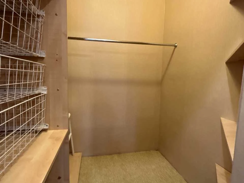 Apartment. Dnipro, Oleksandra Polya Ave. (Kirova)