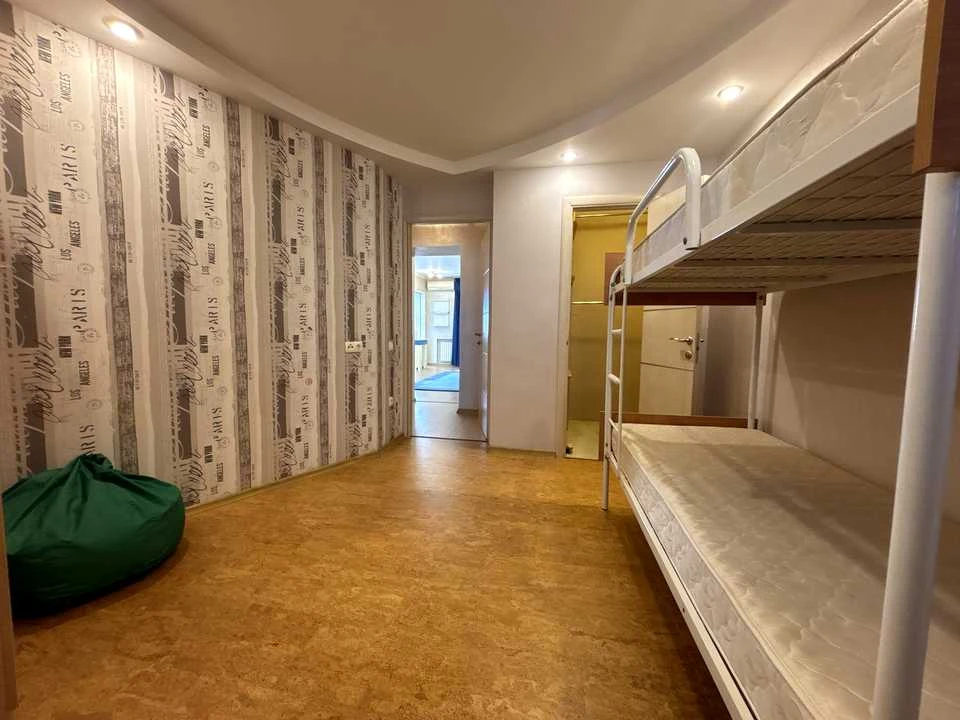 Apartment. Dnipro, Oleksandra Polya Ave. (Kirova)