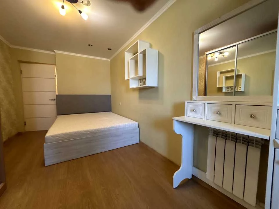 Apartment. Dnipro, Oleksandra Polya Ave. (Kirova)