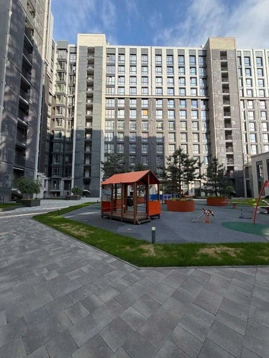 Продам 3к квартиру в ЖК Geneva, Центр
