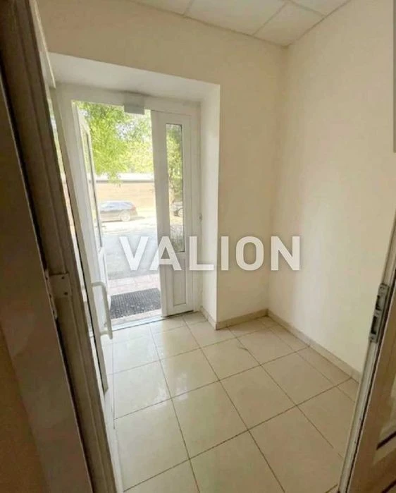 For sale 2-room apartment 65m2. L. Matsievycha24/1. Sevas sq.