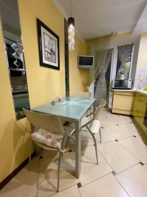 I will sell a spacious 3-room apartment, ZhM Topol 1, Jincharadze Subst