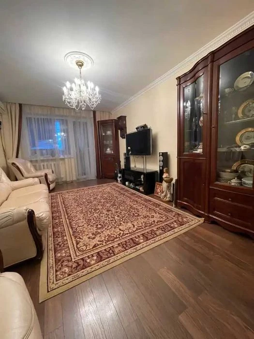 I will sell a spacious 3-room apartment, ZhM Topol 1, Jincharadze Subst