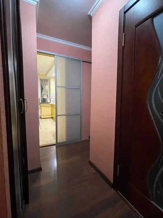 I will sell a spacious 3-room apartment, ZhM Topol 1, Jincharadze Subst