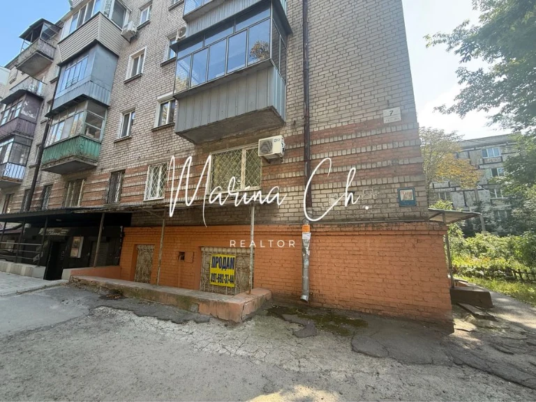 Продам  квартиру 85,2м2 ул. Л. Стромцова пр.Поля Днепр