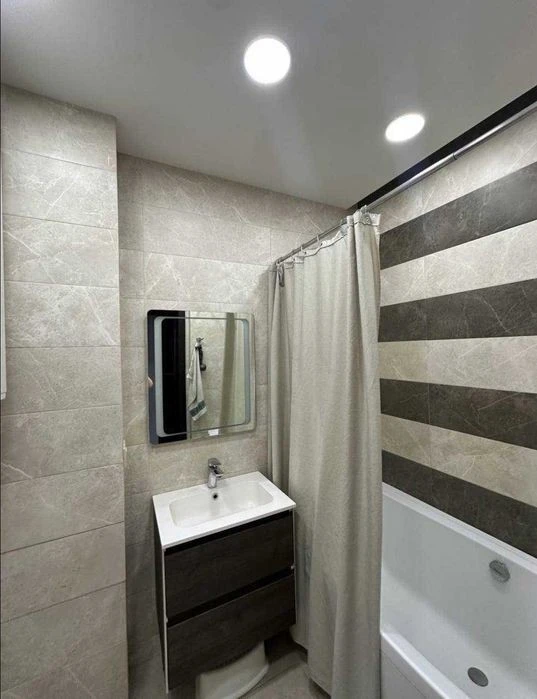 NO COMMISSION% Luxurious 3-room apartment near Poznyaki Os metro station