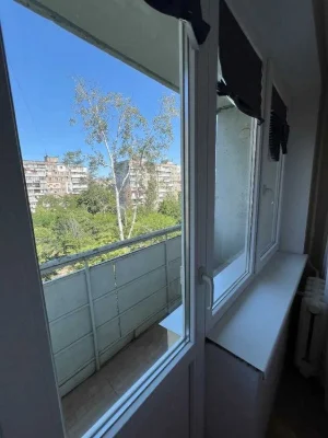 I will sell a spacious 3-room apartment on Heroev P. Avenue