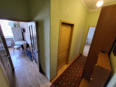 Продам квартиру на вул. Яскравій
