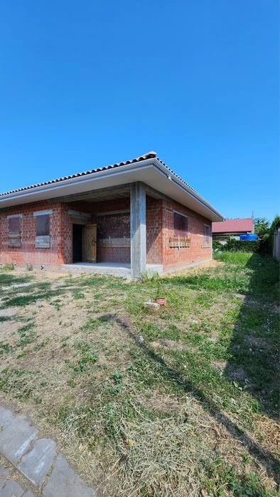 Новый одноэтажный дом в Совиньоне, 186м2, 5 соток, подвал, г