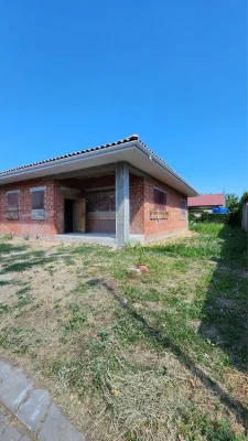 Новый одноэтажный дом в Совиньоне, 186м2, 5 соток, подвал, г