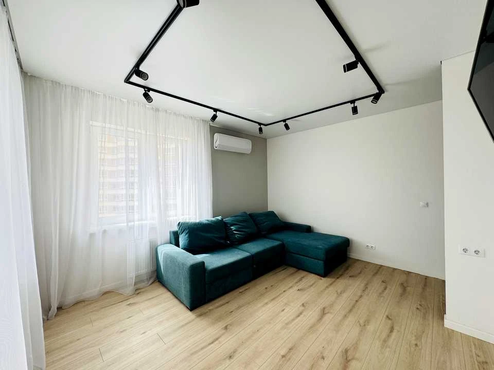 Apartment. Kyiv, Novopolyova St., 2 building.