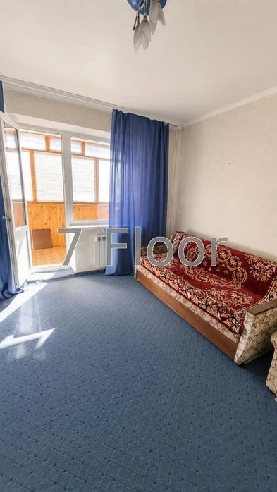 2-room apartment in Chervonaya Kalyna, Pochaina district, for renovation