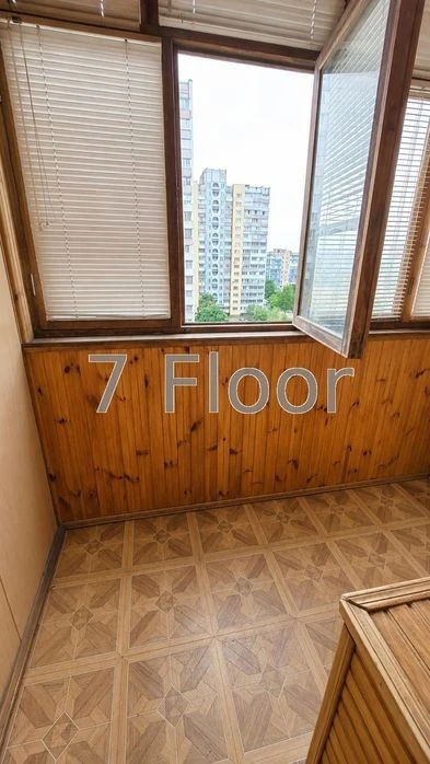 2-room apartment in Chervonaya Kalyna, Pochaina district, for renovation