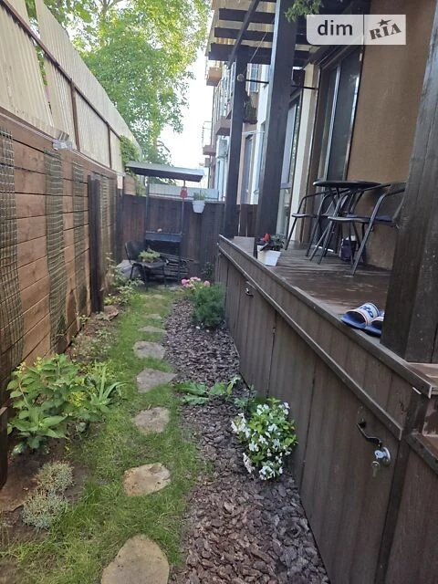 Sale of 2-room apartment 60.1 sq. m. on 32-ha Sadova street (Svyatoshin